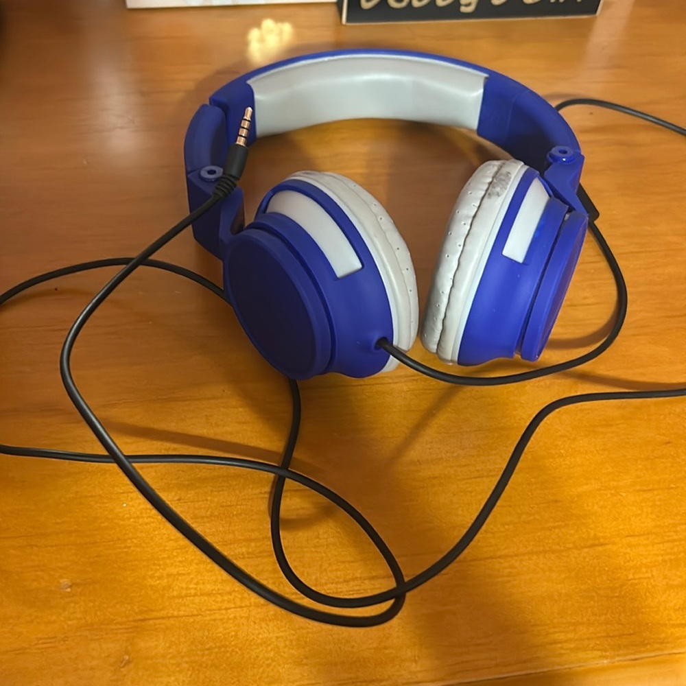 Blue foldable padded headphones